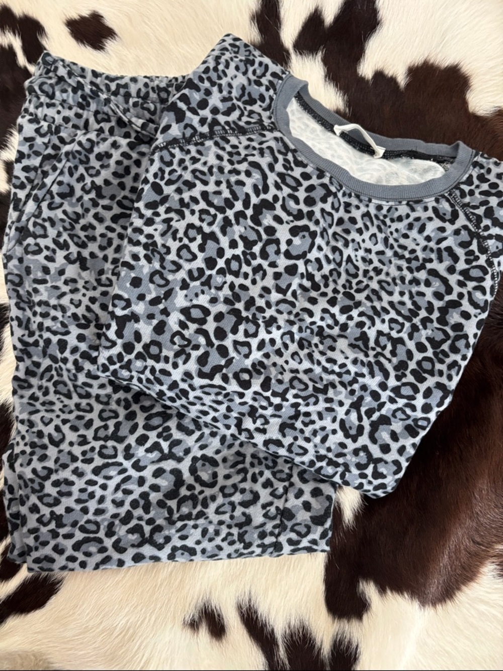 Zenana Outfitters Black and Gray Leopard Kids Pajama Set